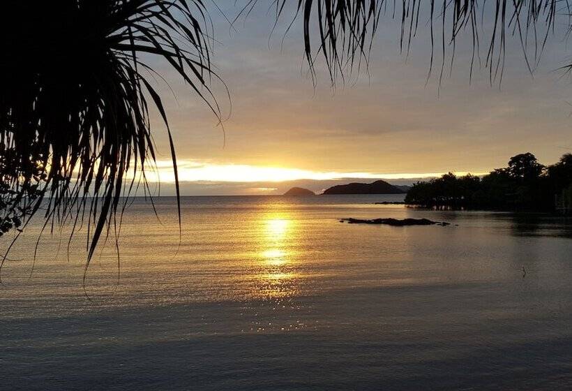 Отель Naivacha Tent Koh Mak