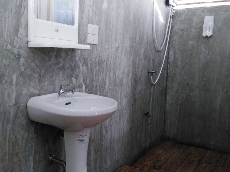 Отель Naivacha Tent Koh Mak