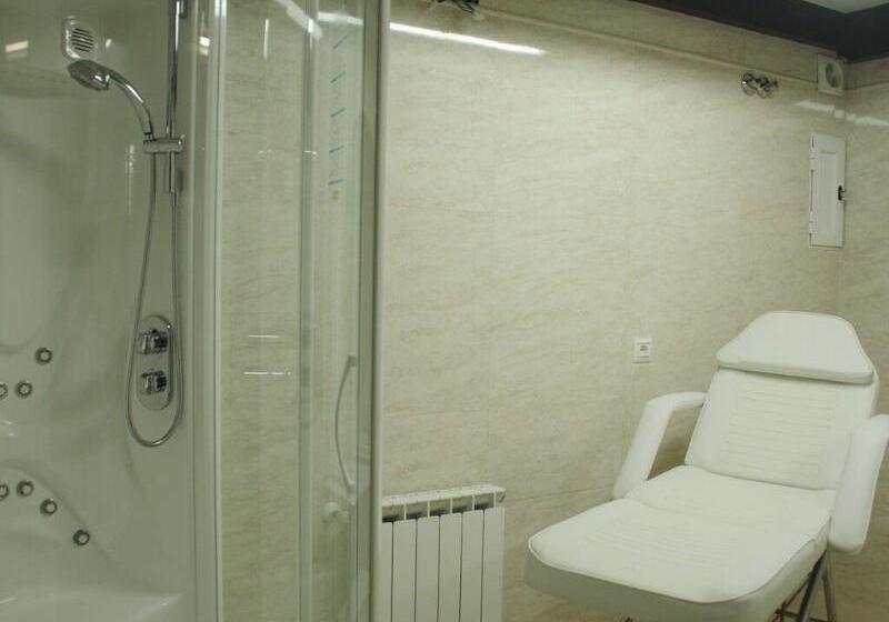 בית מלון כפרי Posada Y Apartamentos Trebuesto De Guriezo