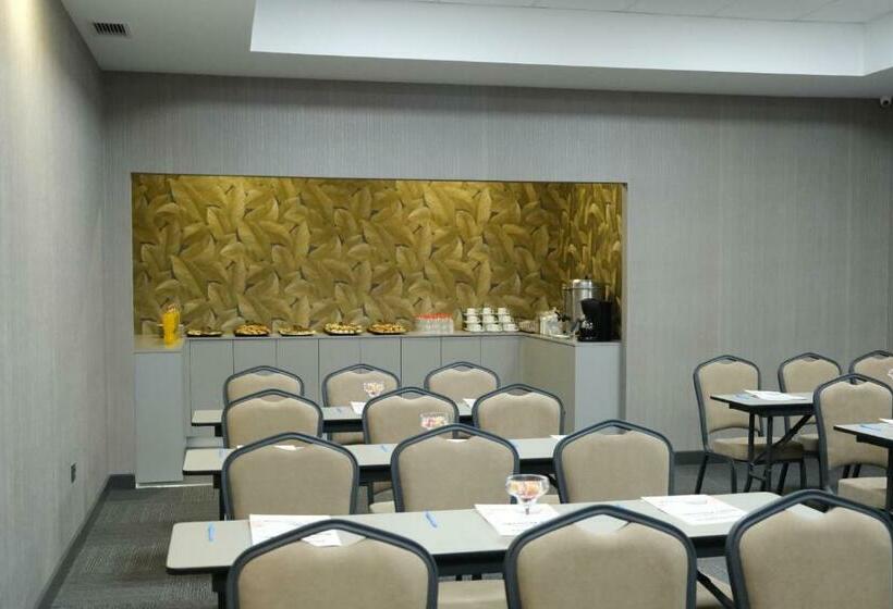 Ucar Royal Hotel Ve Konferans Salonu