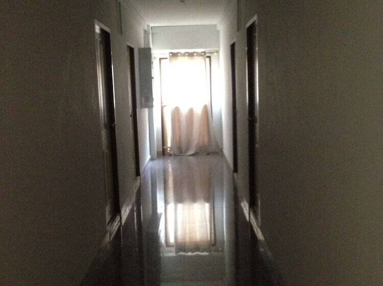 בית מלון כפרי Yaowamal Apartment