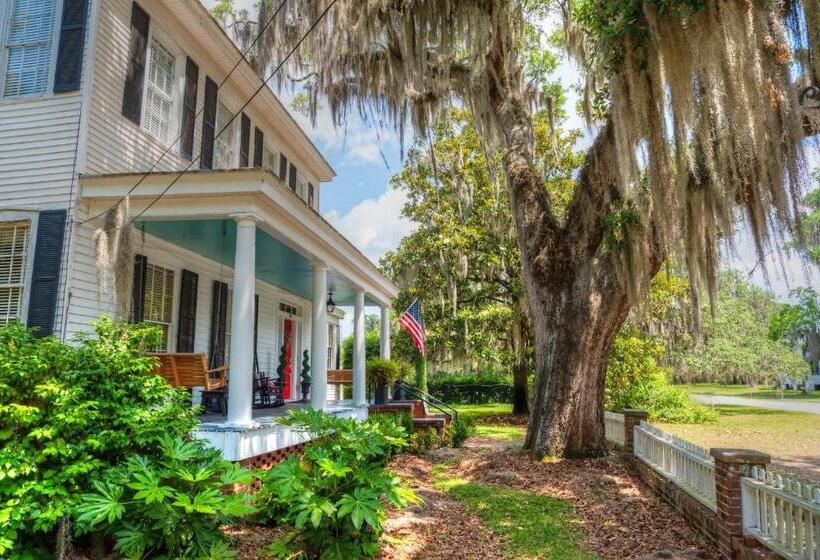 Open Gates Bed & Breakfast