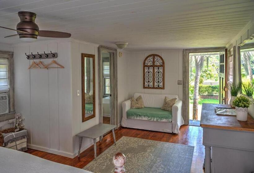 Open Gates Bed & Breakfast