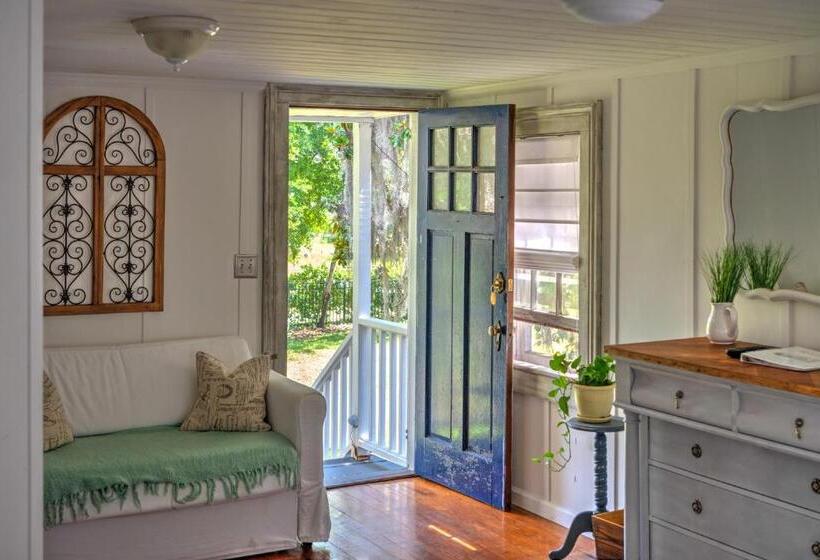 Open Gates Bed & Breakfast