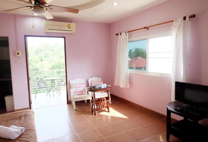 펜션 Green House At Trang Guesthouse