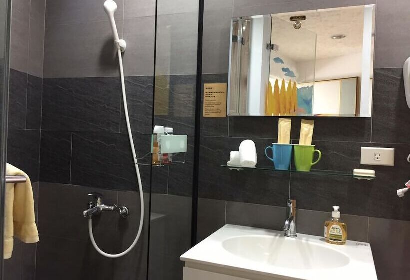 پانسیون Sun Moon Lake Yue Retreat