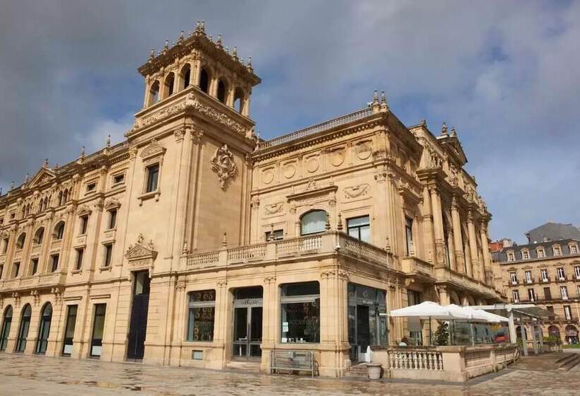 Pension Larrea