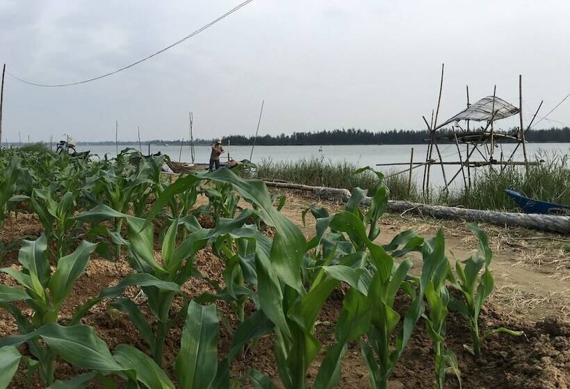 Riverside Hamlet Homestay & Villas