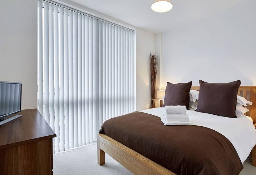 Skyline Plaza By Viridian Apartments