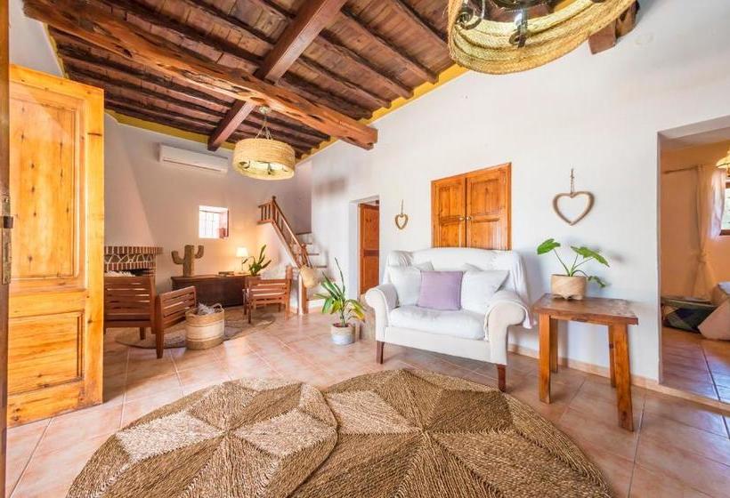 Villa Es Cubells Town