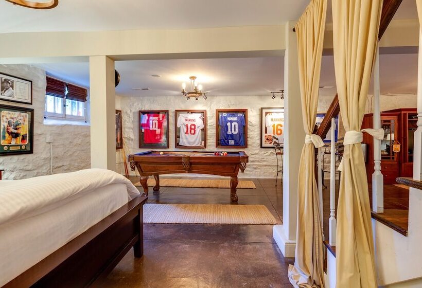 تختخواب و صبحانه Caroline House Nashville Historic Inn