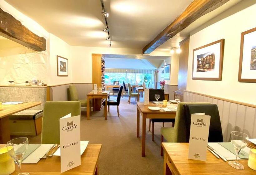 مبيت وإفطار Castle Cottage Inn