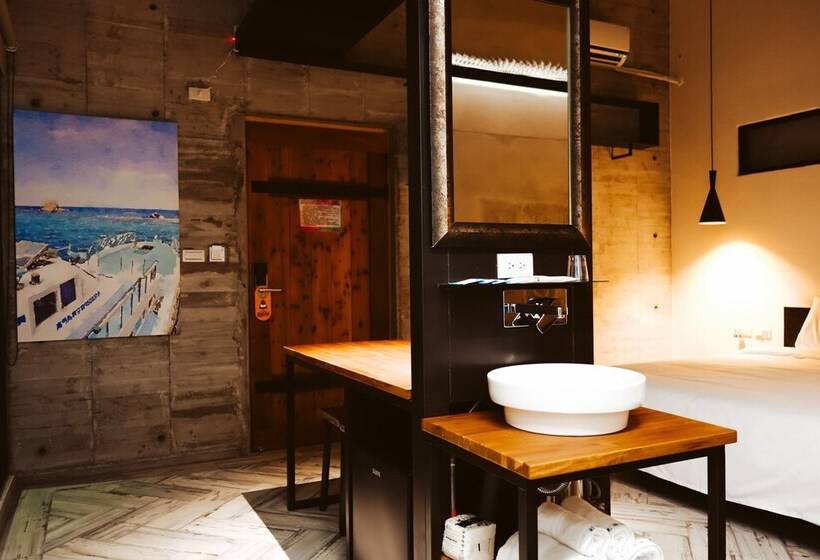 تختخواب و صبحانه Color Coral Boutique