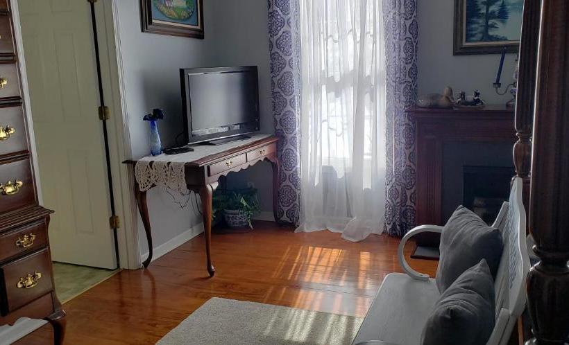 민박 Cottage By The Castle