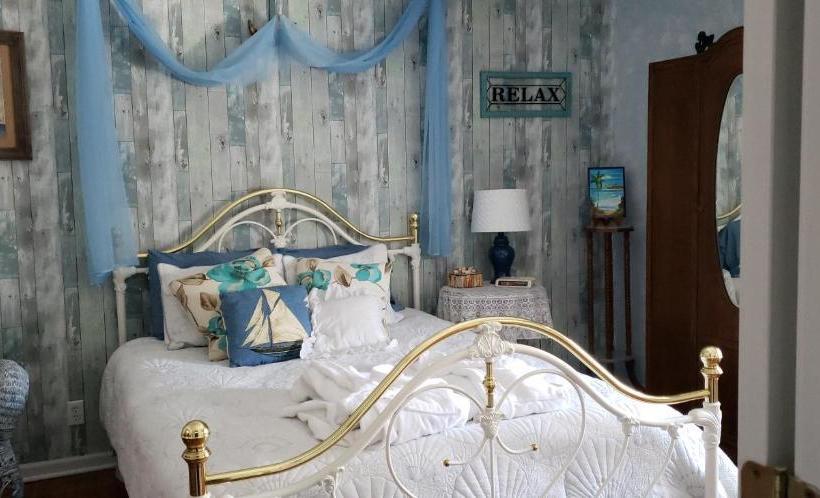 민박 Cottage By The Castle