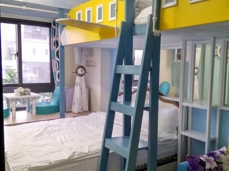 تختخواب و صبحانه Dancedoll House