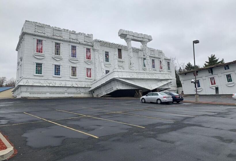 Colonial Motel