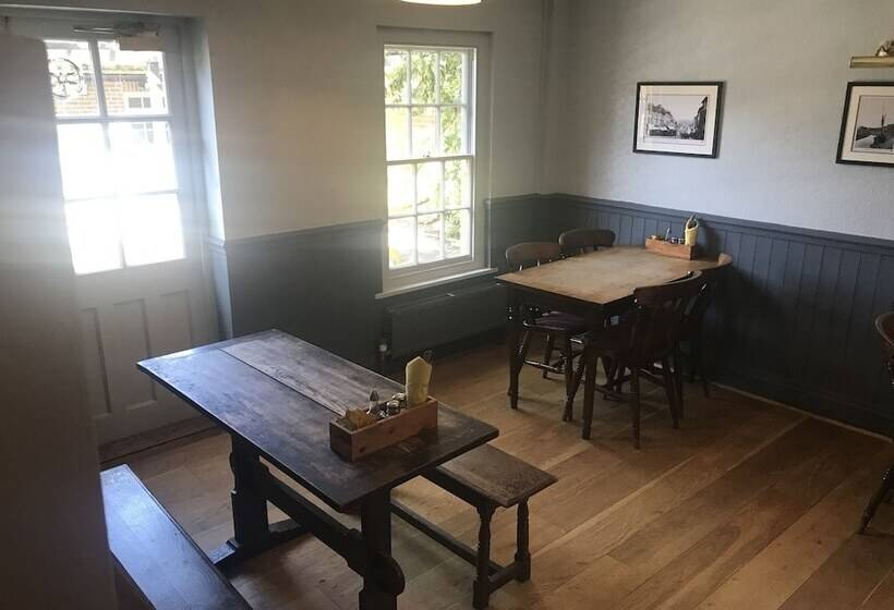 簡易ホテル The Dorset