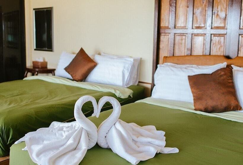 בית מלון כפרי Baanboonpetch Resort