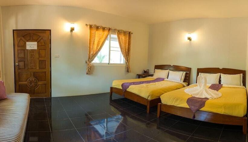 בית מלון כפרי Baanboonpetch Resort