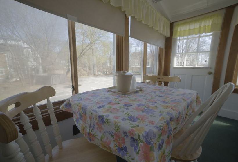 Отель Betty Doon