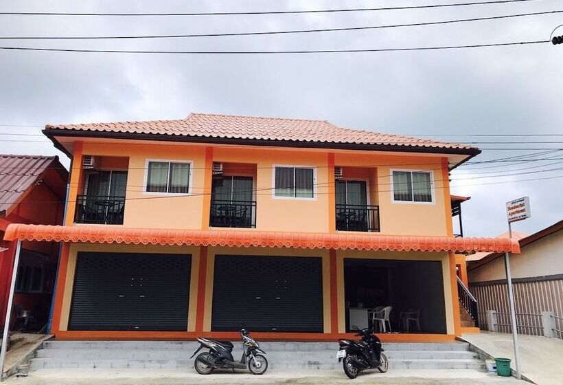 בית מלון כפרי Bussarin Apartment