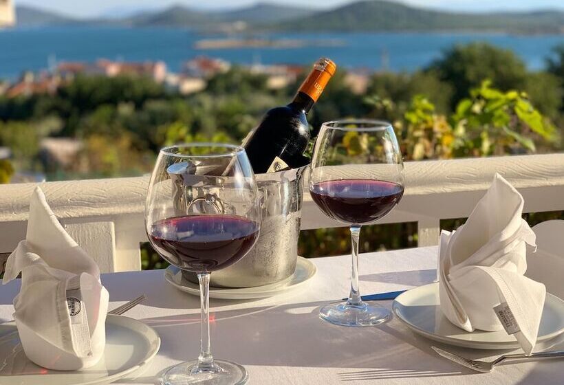 ホテル Cunda Pur Beyaz