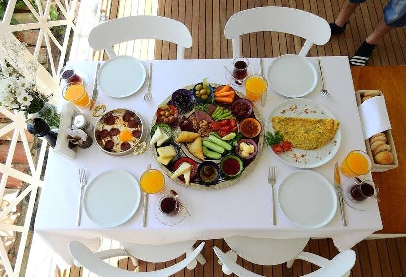 ホテル Cunda Pur Beyaz