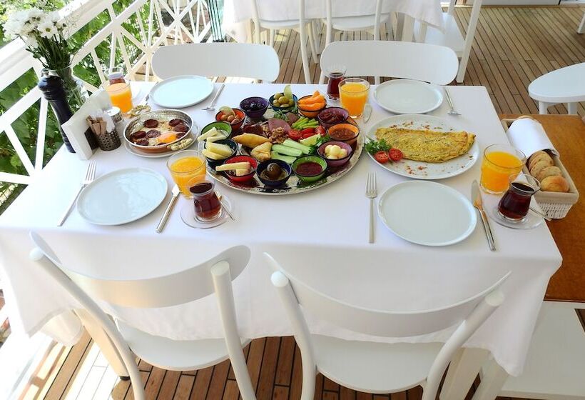 ホテル Cunda Pur Beyaz