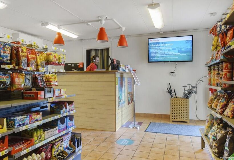 בית מלון כפרי First Camp Karlstorp Halmstad