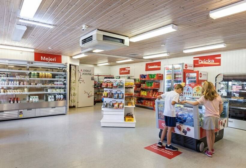 בית מלון כפרי First Camp Stensokalmar