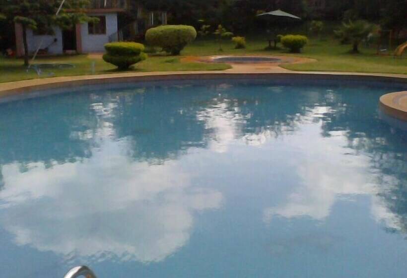 هتل Flamingo Safari Lodge