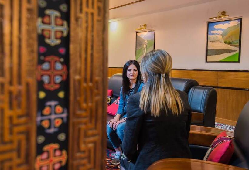 هتل Khorog Serena Inn