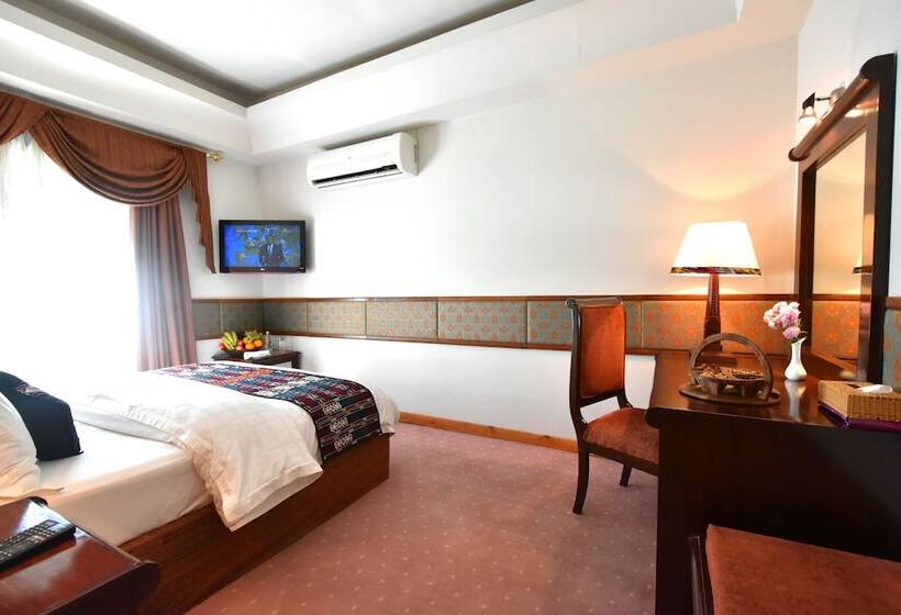 هتل Khorog Serena Inn