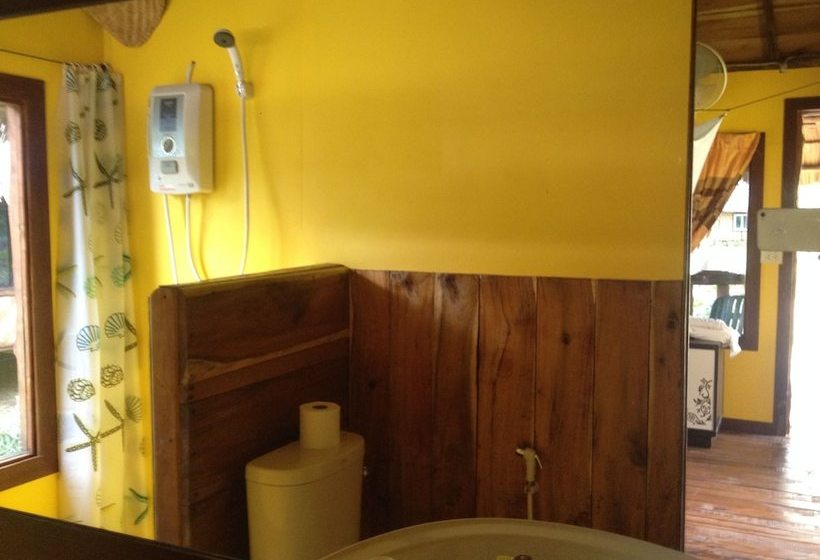 בית מלון כפרי Koh Jum Freedom Resort