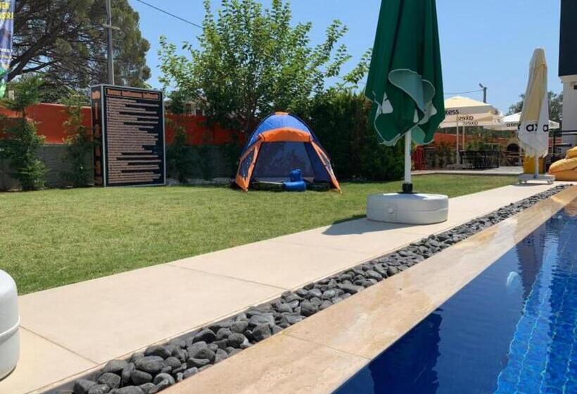 ホテル Kulup Laka 1969