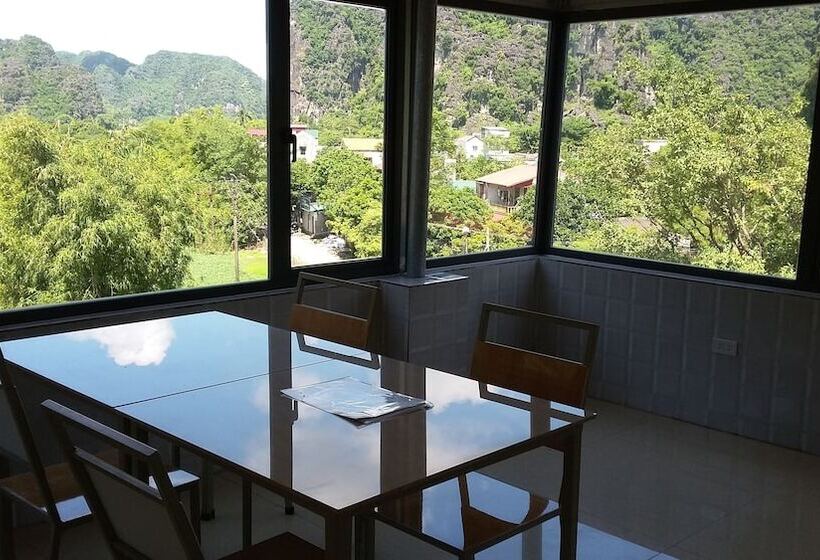 هتل Limestone View Homestay