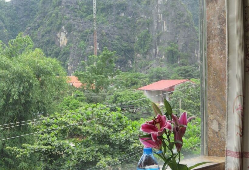 هتل Limestone View Homestay