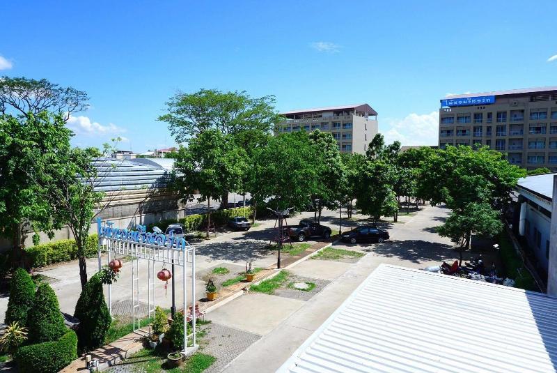 Отель Maihom Resort Dechatiwong Bridge