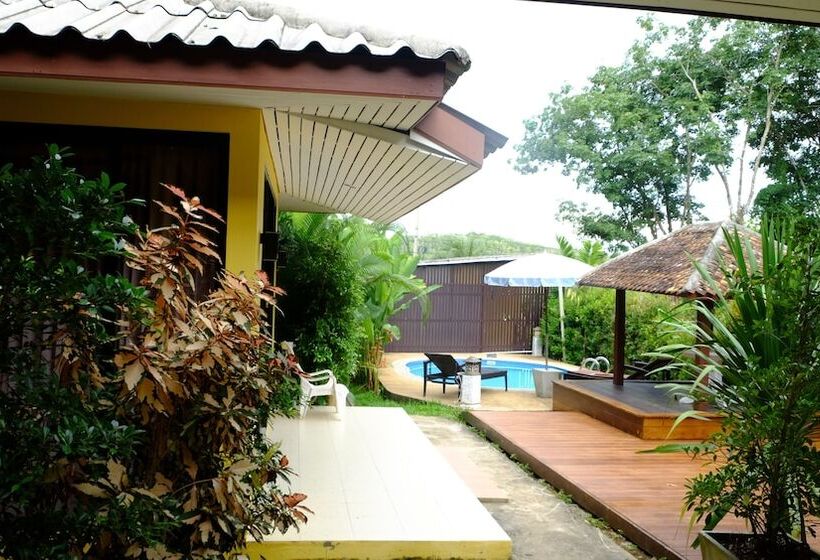 هتل Nankanok Bungalow