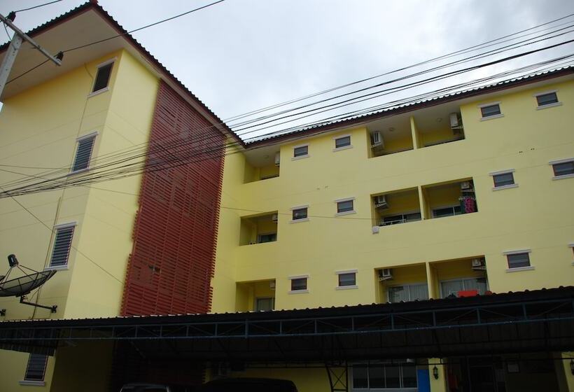 فندق Nuttasit Apartment