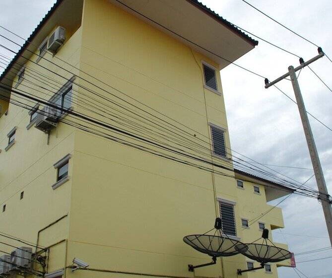 فندق Nuttasit Apartment