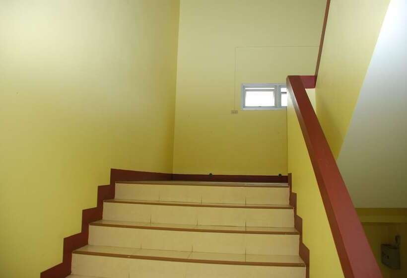 فندق Nuttasit Apartment