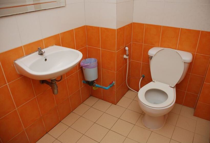 فندق Nuttasit Apartment