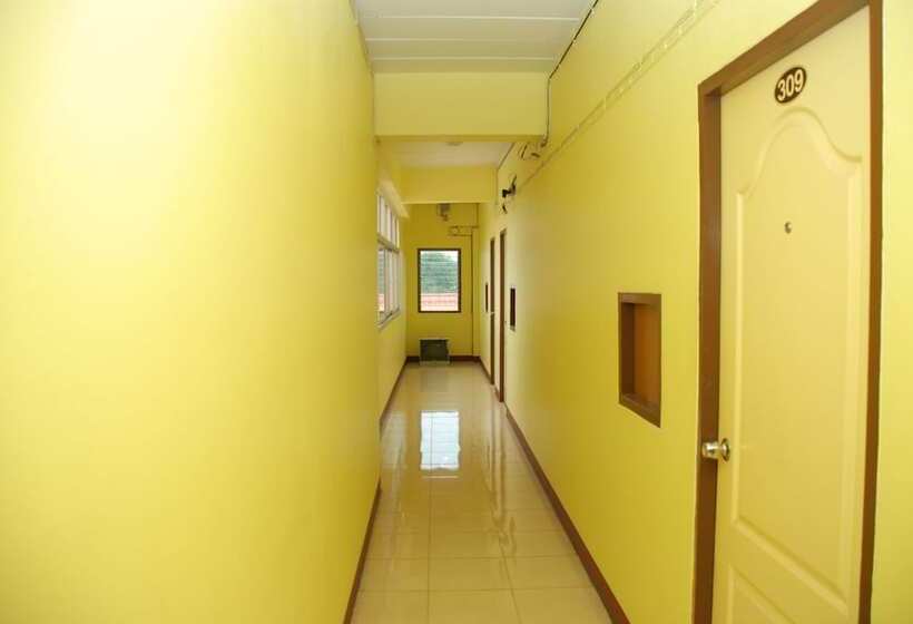 فندق Nuttasit Apartment