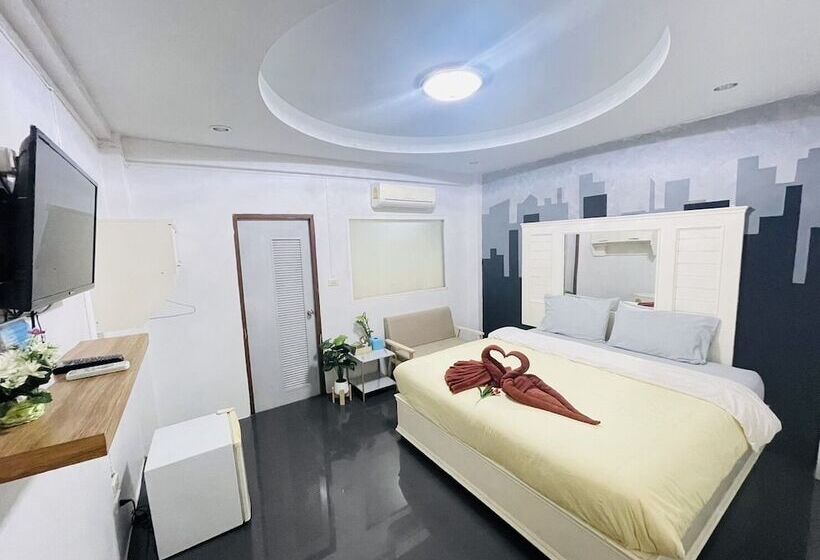 فندق Nuttasit Apartment