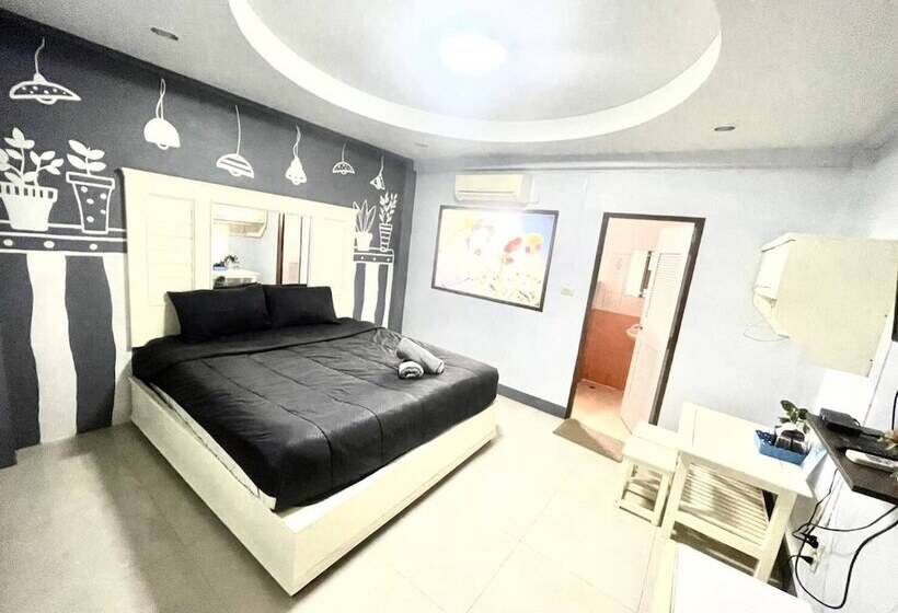 فندق Nuttasit Apartment