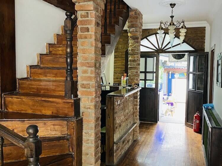 Sarihan Konak Ve Otel