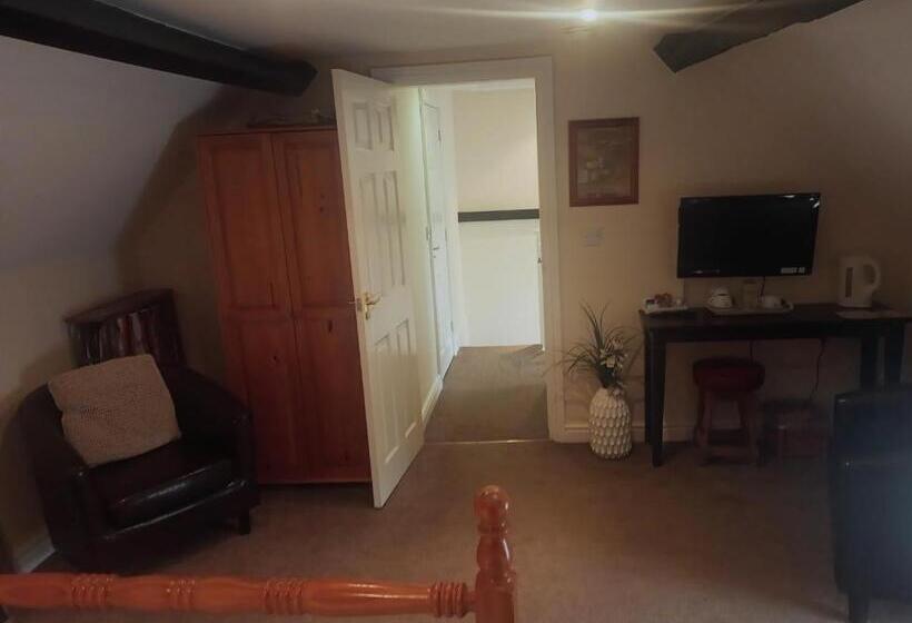 Отель The Hardinge Arms