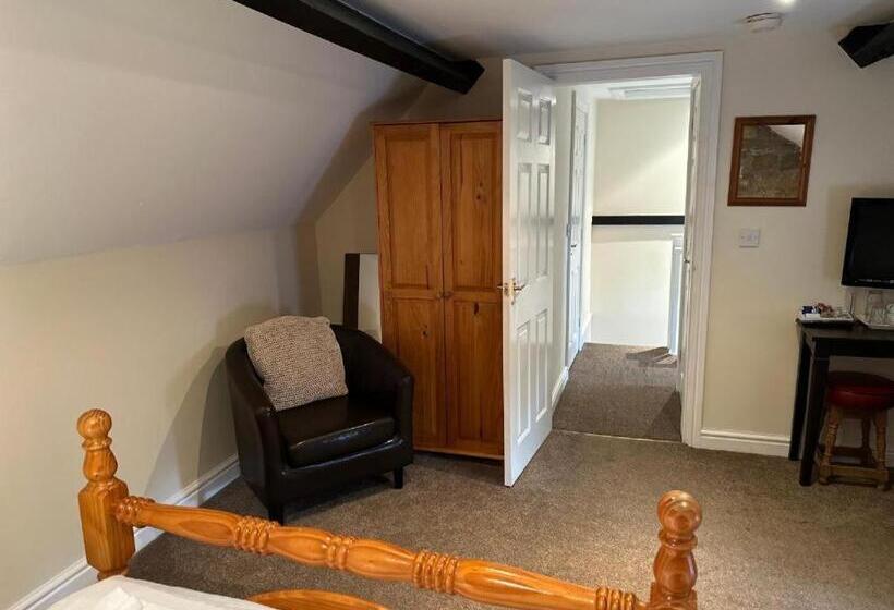 Отель The Hardinge Arms